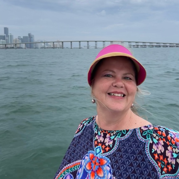 Meet your Posher, Alison - Picture 4 of 4